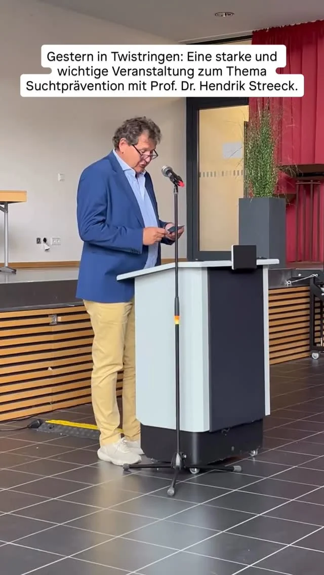 Gestern in Twistringen: Eine starke und wichtige Veranstaltung zum Thema Suchtprävention mit Prof. Dr. Hendrik Streeck.
Gemeinsam mit Biljana Vicic von der @paritaetische_suchthilfe_nds , Dr. Holger Theek von @change_my_way_e.v , Thomas Roess sowie Michael Gillner als Moderator wurde offen über die Herausforderungen von Drogen, Medienkonsum und Prävention gesprochen – besonders mit Blick auf junge Menschen.

Danke an alle Beteiligten für den wichtigen Austausch und das große Interesse. 🙏

#suchtprävention #hendrikstreeck #twistringen #jugendschutz #rotary